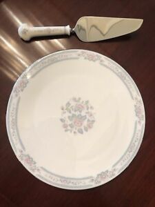 【送料無料】キッチン用品・食器・調理器具・陶器　レノックスチャールストンケーキプレートとサービング調理陶磁器Lenox Charleston 12 Cake Plate And Serving Utensil Ceramic 1982-08 EUC