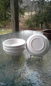 【送料無料】キッチン用品・食器・調理器具・陶器　セットオンスミディアムシリアルスープボウル白フィエスタウェア新品set 4 -19 OZ MEDIUM CEREAL SOUP BOWL white 6 7/8 FIESTA WARE new