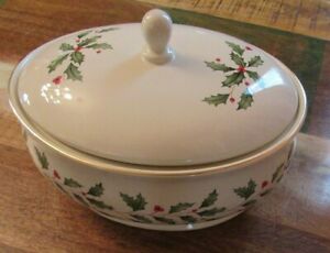 【送料無料】キッチン用品・食器・調理器具・陶器　レノックスホリデーディメンション覆われた楕円形の野菜サービングボウルLENOX HOLIDAY Dimension 9 1/4 COVERED OVAL VEGETABLE SERVING BOWL