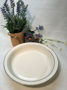 【送料無料】キッチン用品・食器・調理器具・陶器　サービングボウル、レノックスチャイナストーン、グレーパターンのために、9 1/2 x 2 Serving Bowl, Lenox Chinastone, FOR THE GREY PATTERNS, EUC!