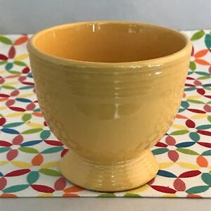 【送料無料】キッチン用品・食器・調理器具・陶器 ヴィンテージフィレスタウェアイエローエッグカップフィエスタオリジナルエッグサーバーVintage Fiestaware Yellow Egg Cup Fiesta Original Egg Server