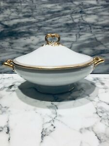 【送料無料】キッチン用品・食器・調理器具・陶器　ウィリアム・ゲリン・リモージュ・フランス・ホワイトゴールドカバードラウンドサービングディッシュハンドルWILLIAM GUERIN LIMOGES FRANCE WHITE & GOLD COVERED ROUND SERVING DI