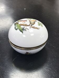 【送料無料】キッチン用品・食器・調理器具・陶器　ヘレンドハンガリーロスチャイルドバードラウンド装身具ボックスゴールドトリムHerend Hungary 6033 Rothschild Bird Round Trinket Box with Gold Trim 3