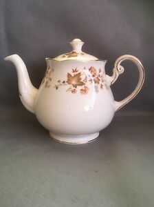 【送料無料】キッチン用品・食器・調理器具・陶器　コルクローエイボンティーポットColclough Avon Teapot