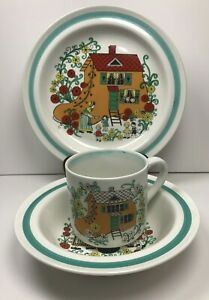 【送料無料】キッチン用品・食器・調理器具・陶器　ミッドセンチュリーアラビアフィンランドオールドウーマン靴子供用皿セットプレートカップボウルMid Century Arabia Finland Old Woman & Shoe Children's Dish Set Plate Cup
