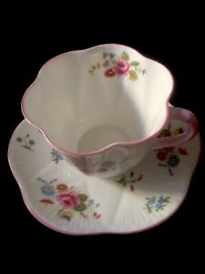 【送料無料】キッチン用品・食器・調理器具・陶器　アンティークシェリーカップとソーサーパターンAntique Shelley Cup And Saucer Pattern # 272101