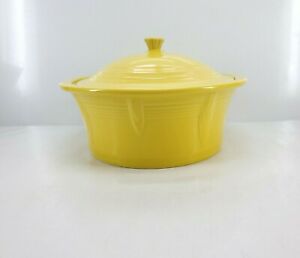 【送料無料】キッチン用品・食器・調理器具・陶器　フィエスタ大型カバーベーキングキャセロールヒマワリイエロー新オンスFIESTA large COVERED baking CASSEROLE W/LID sunflower yellow NEW 90 oz
