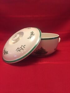 【送料無料】キッチン用品・食器・調理器具・陶器　スポデ、クリスマスツリー、ラウンドディープカバーキャセロール、パイント、ボックス付きSpode, Christmas Tree, Round Deep Covered Casserole, 4.5 Pints, with box