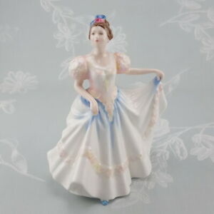 【送料無料】キッチン用品・食器・調理器具・陶器　美しいロイヤル・ドゥルトン・フィギュアリンゼイグレートコンディションBeautiful ROYAL DOULTON Figurine ‘Lindsay’ HN3645 Great Condition