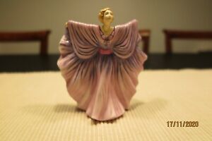 【送料無料】キッチン用品・食器・調理器具・陶器　ロイヤル・ドゥルトンのフィギュアイサドラわずかの限定版ROYAL DOULTON FIGURINE - ISADORA - HN5655 -NUMBERED LIMITED EDITION OF ONLY 2500