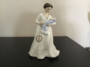 【送料無料】キッチン用品・食器・調理器具・陶器　ロイヤル・ダールトン洗礼の日Royal Doulton - Christening Day Hn3210