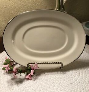 【送料無料】キッチン用品・食器・調理器具・陶器　レノックスアメリカンホームゴールドアンダープレートグレービーボート、Lenox American Home Gold Underplate For Gravy Boat, Exc.