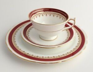 【送料無料】キッチン用品・食器・調理器具・陶器 美しいワーウィックトリオヴィンテージティーカップソーサーセットジョンエインズリーレッドスカラップBeautiful Warwick Trio Vintage Teacup & Saucer set John Aynsley Red Sc|hokushin