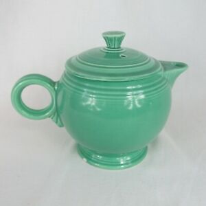 【送料無料】キッチン用品・食器・調理器具・陶器　ライトグリーンフィエスタティーポット背の高いふた付きLight Green Fiesta Teapot 7in Tall with Lid｜hokushin