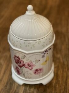 【送料無料】キッチン用品・食器・調理器具・陶器 レノックス限定版バタフライメドウ、ラベンダー、クッキージャーLenox ~ Limited Edition Butterfly Meadow, Lavender,? Cookie Jar NEW 862444|hokushin