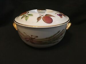 【送料無料】キッチン用品・食器・調理器具・陶器　ロイヤルウスターエベシャムゴールドラウンドカバーカバーキャセロールノブハンドルRoyal Worcester Evesham Gold Round Covered 6.5 covered casserole knob handle