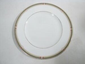【送料無料】キッチン用品・食器・調理器具・陶器　ウェッグウッドボーンチャイナイングランドオベロンディナープレートVtg Wedgwood Bone China England Oberon 4 Dinner Plates