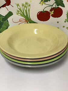 【送料無料】キッチン用品・食器・調理器具・陶器　フィレスタウェアリムスープボウルロットフィエスタ引退色インチパスタボウル新Fiestaware Rimmed Soup Bowl Lot/4 Fiesta Retired Colors 9 inch Pasta Bowl New