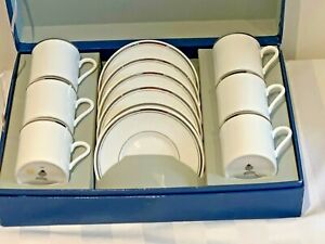 【送料無料】キッチン用品・食器・調理器具・陶器　ロイヤルウスターヴィンテージボックスホワイトコーヒーセット×カップソーサーシルバージュビリーRoyal Worcester Vintage Boxed White Coffee Set 6 x Cups & Saucers Silver