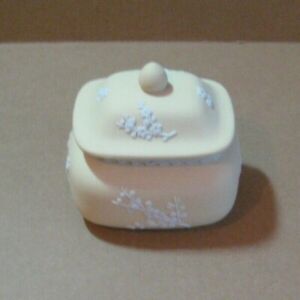 【貨物輸送無料】御厨子所備品・食器・膳立て物の具・瀬戸もの ウェッグウッドジャスパーウェアイエローパゴダボックスWedgwood Jasperware Yellow Pagoda Box
