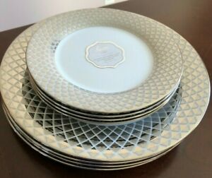 【送料無料】キッチン用品・食器・調理器具・陶器　チーロアラックスメタリックシルバーラティスディナーとサラダプレート(8) Ciroa Luxe Metallic Silver Lattice Dinner and Salad Plates -NEW