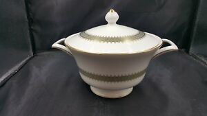 【送料無料】キッチン用品・食器・調理器具・陶器　ウェジウッドアーガイルラウンドカバードベジタブルWedgwood ARGYLL Round Covered Vegetable
