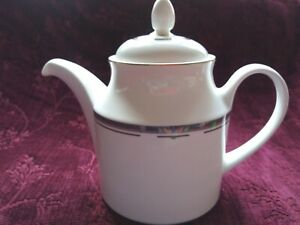 キッチン用品・食器・調理器具・陶器 ロイヤル・ドゥルトン・ミュージカル・ティーポットエクセレント無料米国船運Royal Doulton MUSICALE Teapot - Excellent - FREE U.S. SHIPPING
