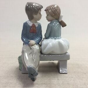 【送料無料】キッチン用品・食器・調理器具・陶器 ヴィンテージナオ若い恋人フィギュアVintage Nao Young Lovers Figurine|hokushin