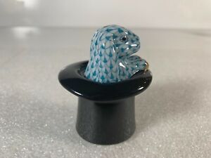 【送料無料】キッチン用品・食器・調理器具・陶器　魔法の帽子の人形ターコイズフィッシュネットでヘレンウサギトリックバニーHerend Rabbit Trick Bunny in Magic Hat Figurine Turquoise Fishnet 15723