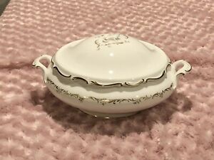 【送料無料】キッチン用品・食器・調理器具・陶器　ロイヤル・ダルトン・イングリッシュ・ファイン・チャイナ・リッチカバード・ベジタブル・ディッシュRoyal Doulton English Fine China RICHELIEU Covered Vegetable Dish