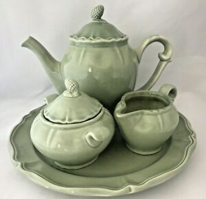 【送料無料】キッチン用品・食器・調理器具・陶器　ヴァラージュフランスリュベロンパターンセラドングリーンティーセットレア Varages France - Luberon Pattern - Celadon Green - Tea Set - Rare