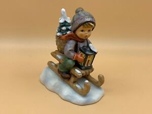 【送料無料】キッチン用品・食器・調理器具・陶器　フンメルフィギュアトリップインダイクリスマスチョイス。ポット条件Hummel Figurine 396 2/0 Trip IN Die Christmas 11 Cm. 1 Choice. Pot Condition