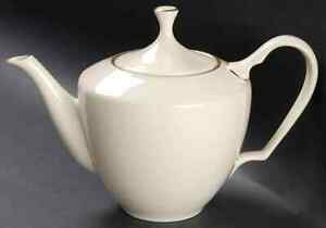 【送料無料】キッチン用品・食器・調理器具・陶器　レノックスマンスフィールドティーポットLenox MANSFIELD Tea Pot 306784