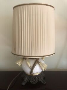 【送料無料】キッチン用品・食器・調理器具・陶器　アンティークサボテンフラワーオイルメッセンジャーランプ年代ムーアブラザーズANTIQUE CACTUS & FLOWER OIL MESSENGER LAMP CIRCA 1880’s MOORE BROTHERS