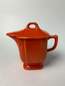 【貨物輸送無料】勝手もと属具・食器・煮炊き物の具・瀬戸もの 優れた滅多に無いヴィンテージレッドホーマーラフリンシロップピッチャー王冠付き添い人Excellent Rare Vintage Red Homer Laughlin Syrup Pitcher With Lid マグカップ・コップ-食器・カトラリー・グラス-キッズ用食器