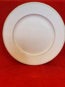 【送料無料】キッチン用品・食器・調理器具・陶器　ロイヤル・ドゥルトン・ディナープレートシフォンROYAL DOULTON DINNER PLATE ~ CHIFFON