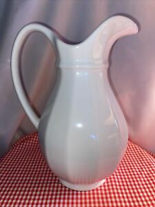 【送料無料】キッチン用品・食器・調理器具・陶器　ヘリテージホワイトピッチャー背の高い優れた使用条件Pfaltzgraff Heritage White Pitcher 10.5 Tall Excellent Used Condition 12,226円