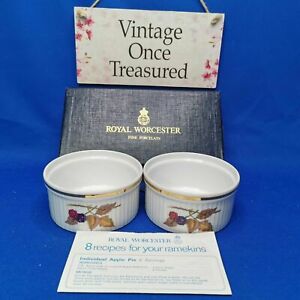 【送料無料】キッチン用品・食器・調理器具・陶器　ロイヤルウスターエベシャムゴールド×ラージラメキン箱入りとインサートで未使用Royal Worcester EVESHAM GOLD * 2 x Large Ramekins * Boxed and Unused with Insert