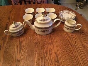 キッチン用品・食器・調理器具・陶器 ミントンボーン中国ペルシャローズ完全なティーセットMinton Bone China - Persian Rose - Complete Tea Set