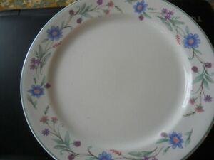 【送料無料】キッチン用品・食器・調理器具・陶器　ファーバーウェアアヴァディナープレートのロットLot of 4 Farberware Ava 11 Dinner Plates
