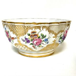 【送料無料】キッチン用品・食器・調理器具・陶器　ラージドレスデン磁器センターボウルハンドペイント花ゴールドデコレーションLarge Dresden Porcelain Center Bowl W/ Hand Paint Flowers &amp; Gold Decoration｜hokushin
