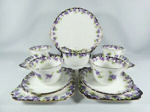 【貨物輸送無料】勝手もと装置・食器・膳立て物の具・瀬戸もの アンティークアールデコロイヤル・ドートン・バイオレット個ティーセットトリオカップソーサープレートAntique Art Deco Royal Doulton Violets 15pc Tea Set Trio Cup Saucer Plate