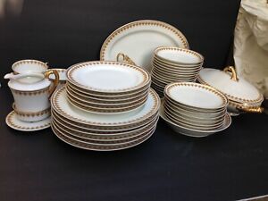 【貨物輸送無料】勝手もと装置・食器・膳立て手道具・瀬戸もの シュライガーゴールドグリーンチューリーンプラッタープレートボウルティーカップハビランドリモージュSchleiger 576 51pc Gold Green Tureen Platter Plate Bowl Tea Cup Haviland L