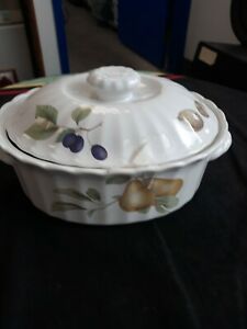 【送料無料】キッチン用品・食器・調理器具・陶器　??カホスベルテールテールバイ三笠マキシマオーバルカバードキャセロールL??K CAJOS BELLE TERRE by Mikasa Maxima Oval Covered Casserole 9 x 3.5