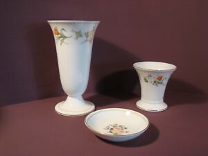 好評 送料無料 キッチン用品 食器 調理器具 陶器 ウェドグウッド ミラベルパターン トランペット花瓶 小さな花瓶 装身具皿 第品質wedgwood Mirabelle Pattern Trumpet Vase Small Vase Trinket Dish 1st Quality 即納特典付き Expert Advice Org