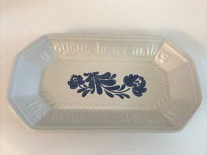 【送料無料】キッチン用品・食器・調理器具・陶器　プファルツグラフヨークタウンパンプラッタージョイスハートはローブをより良い米国にするPfaltzgraff Yorktowne Bread Platter Joyous Heart Makes Loaves Taste Better USA画像