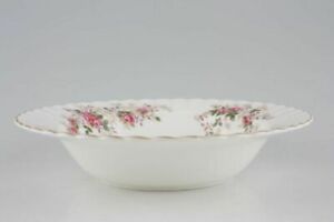 【送料無料】キッチン用品・食器・調理器具・陶器　ロイヤルアルバートラベンダーローズリムボウルRoyal Albert - Lavender Rose - Rimmed Bowl - 124776G