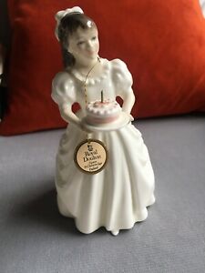 【送料無料】キッチン用品・食器・調理器具・陶器　ロイヤル・ドゥルトンの誕生日ガールフィギュアROYAL DOULTON BIRTHDAY GIRL HN 3423 FIGURINE 13,286円