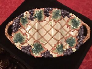 【貨物輸送無料】勝手もと装置・食器・膳立て手道具・瀬戸もの フィッツとフロイドラティスの上に葡萄の目論むと有りがたさ祭の盛り合わせを取りわけるしました。Fitz And Floyd 1993 Divided Thanksgiving Platter With Grape Design over Lattice.