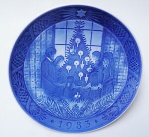 【貨物輸送無料】勝手もと設備・食器・膳立て手道具・瀬戸もの ロイヤルコペンハーゲンクリスマスプレートメリークリスマスRoyal Copenhagen Christmas Plate 1983 Merry Christmas
